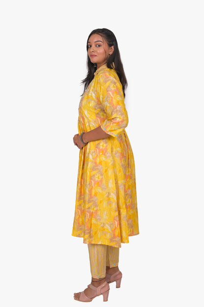 Women's Muslin Kurta Set with Yellow Floral Print