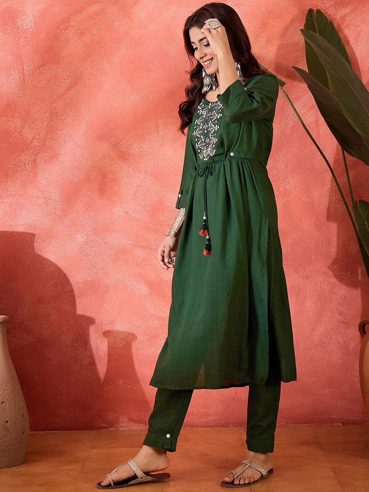 Women Ethnic Motifs Embroidered Kurta with Trousers
