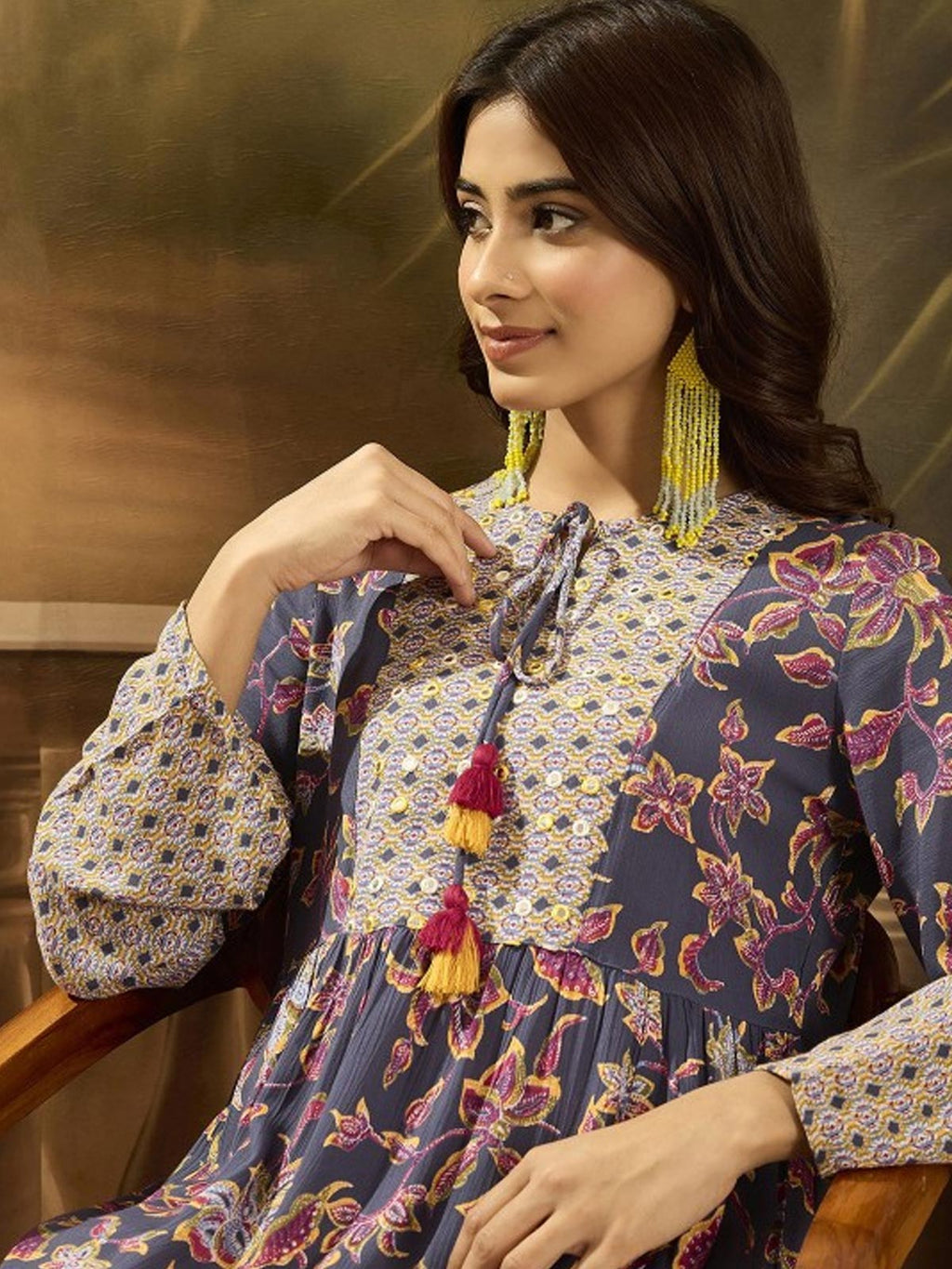 Women Floral Printed Tie-Up Neck Top
