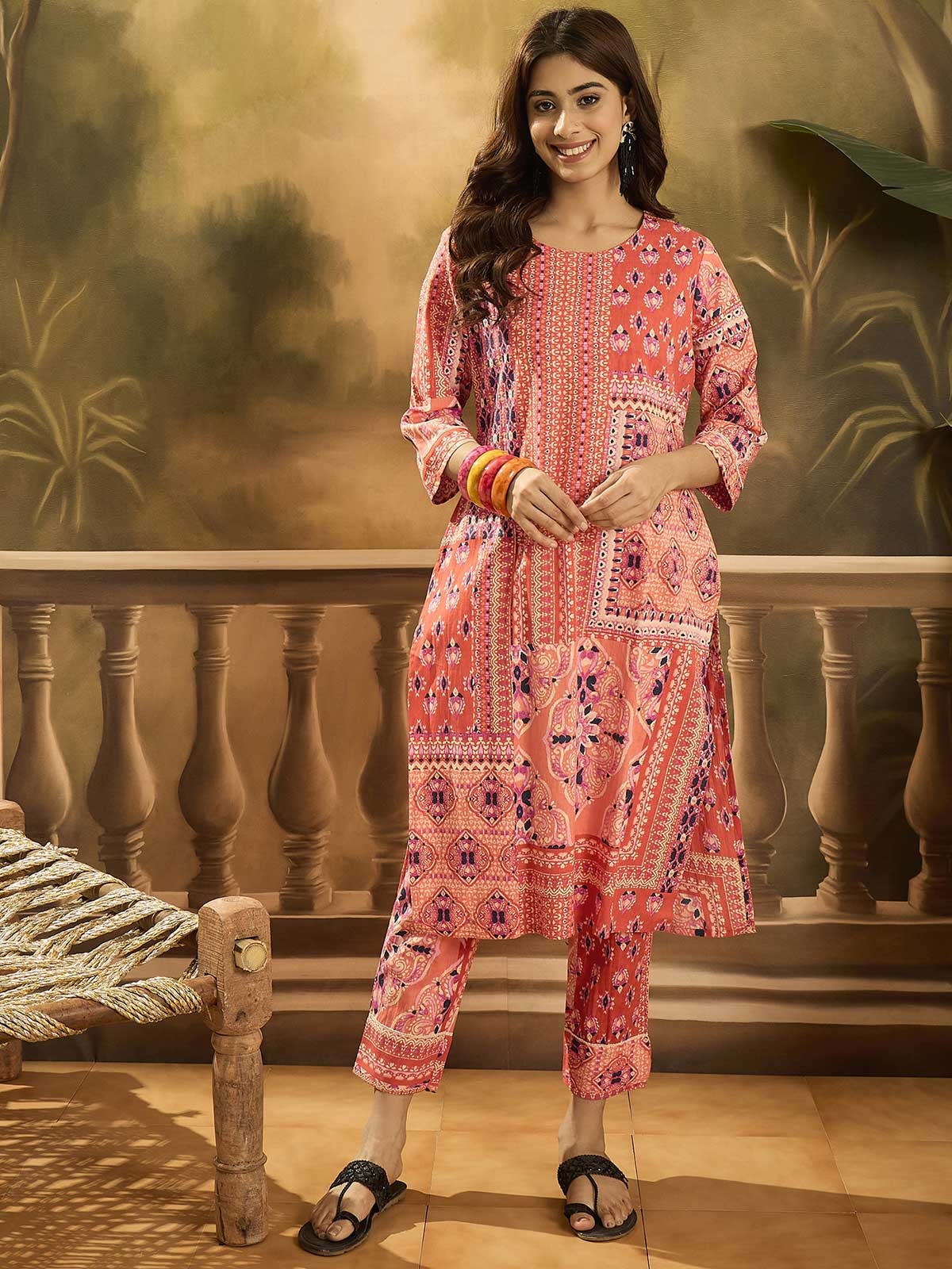 Women Ethnic Motifs Printed Cotton Kurta with Trousers