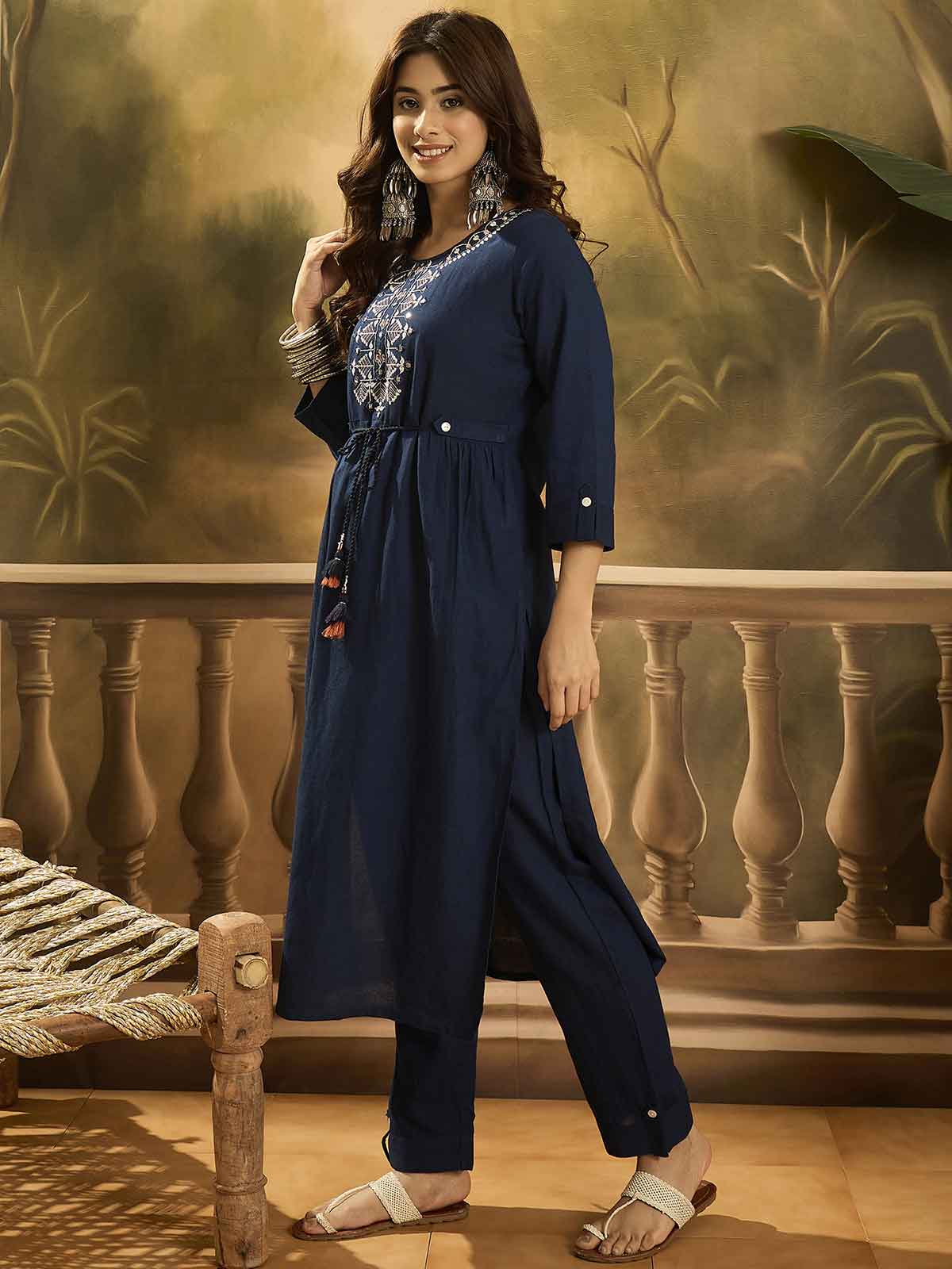 Women Ethnic Motifs Embroidered Kurta with Trousers