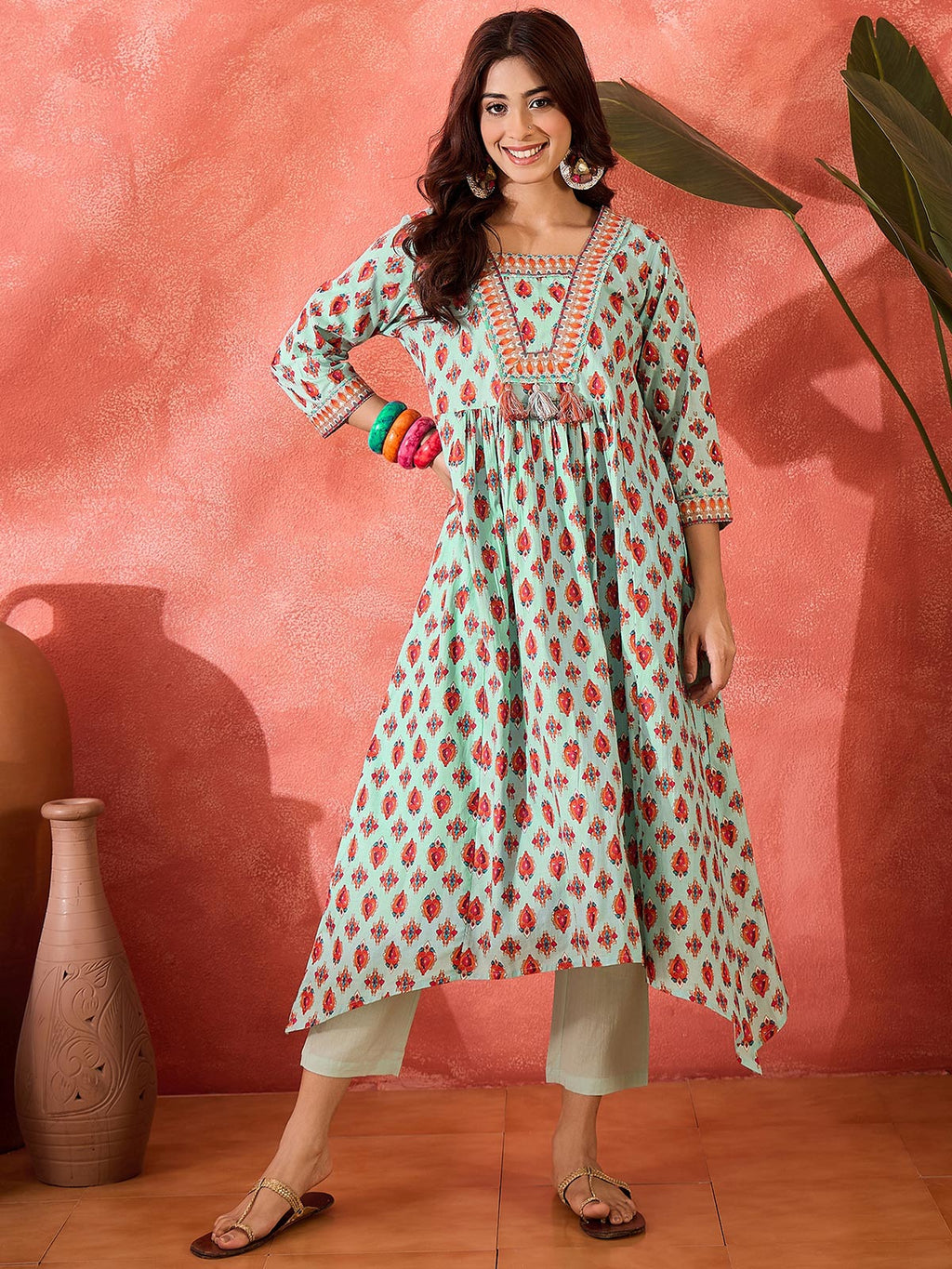 Women Ethnic Motifs Printed Cotton Kurta with Trousers