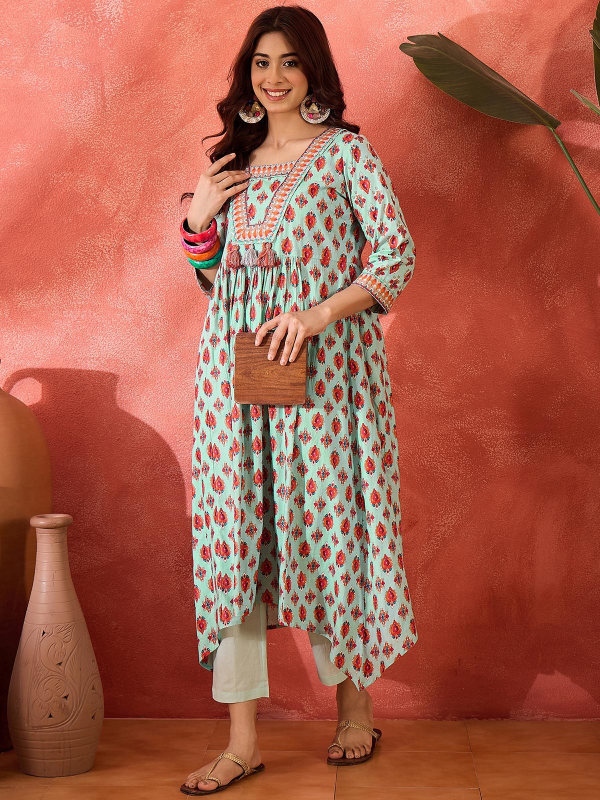 Women Ethnic Motifs Printed Cotton Kurta with Trousers