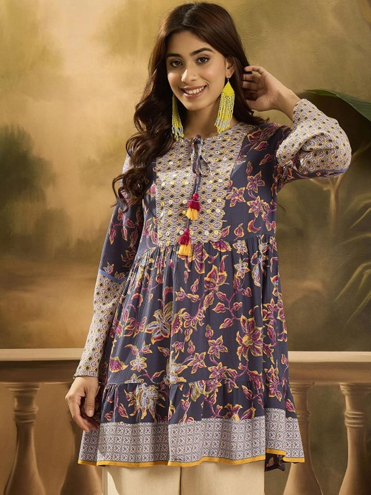 Women Floral Printed Tie-Up Neck Top