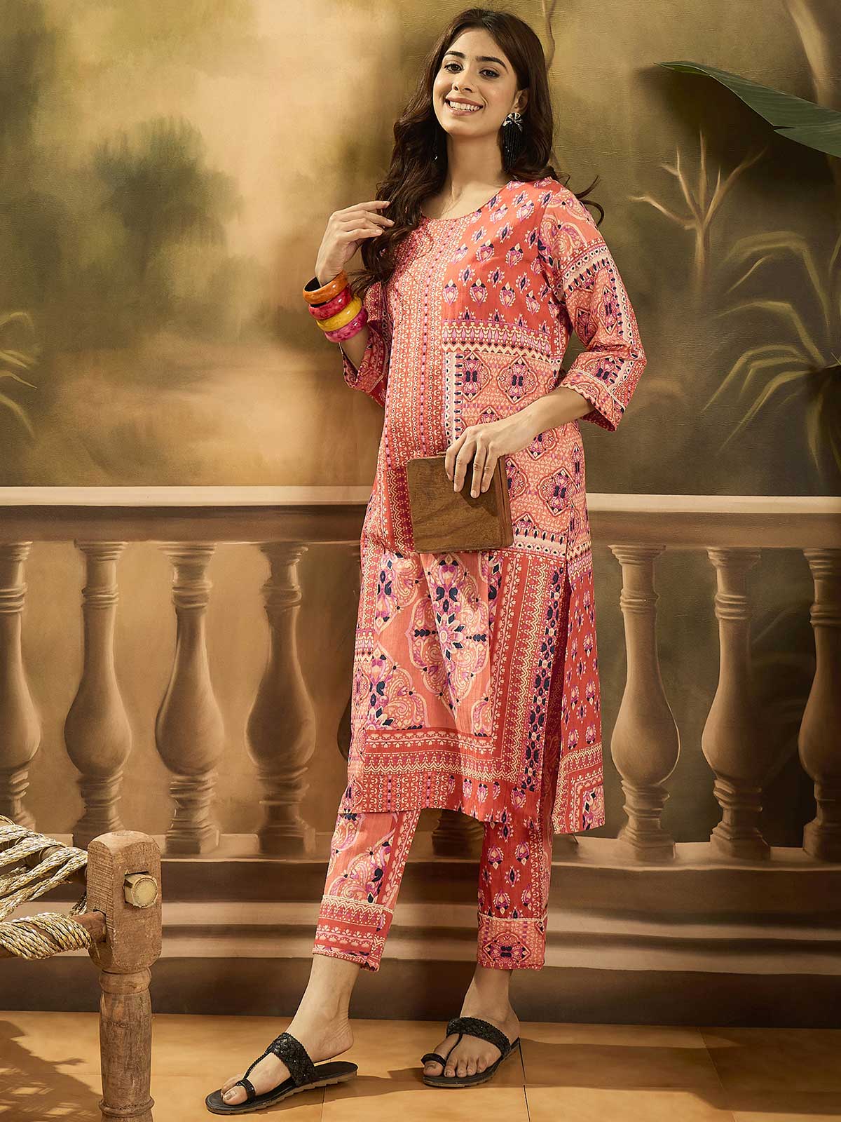 Women Ethnic Motifs Printed Cotton Kurta with Trousers