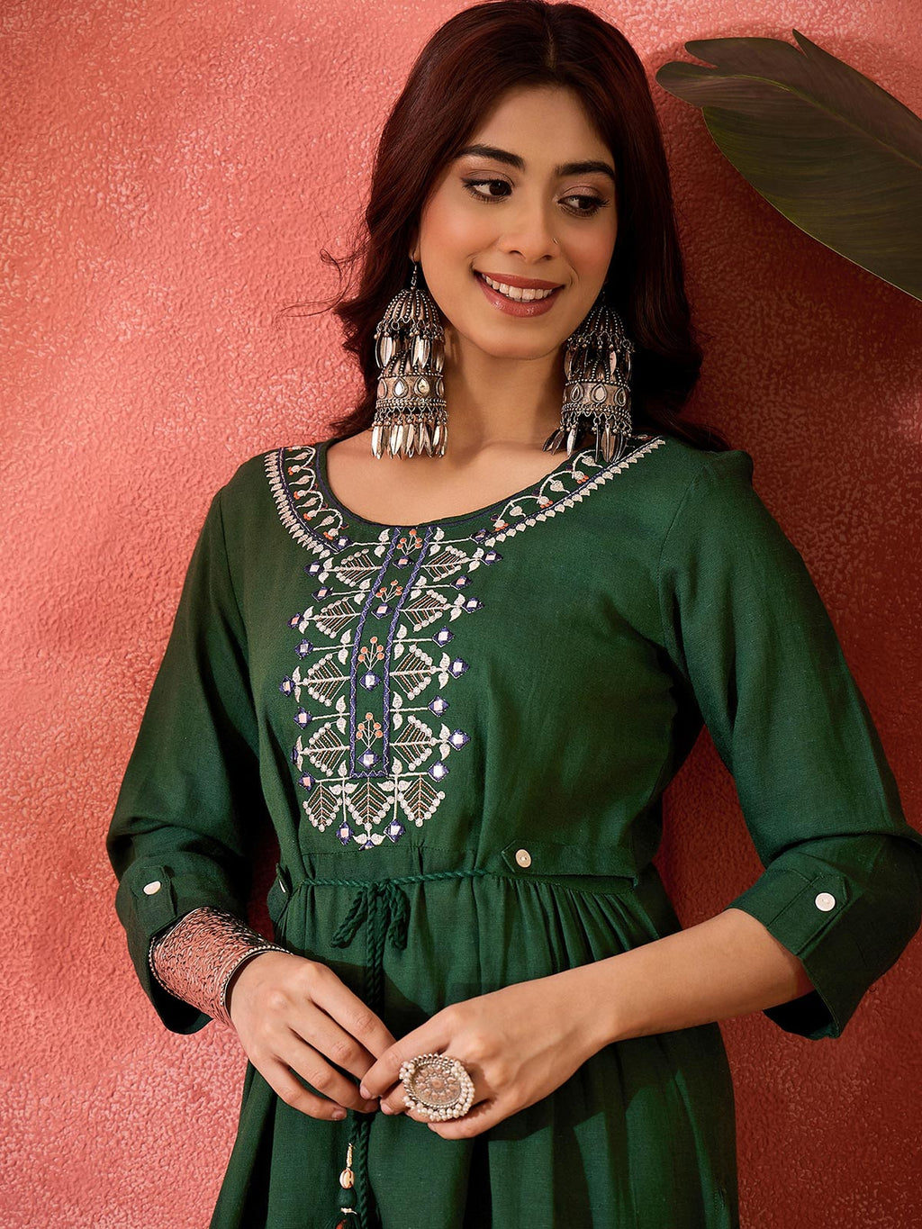 Women Ethnic Motifs Embroidered Kurta with Trousers