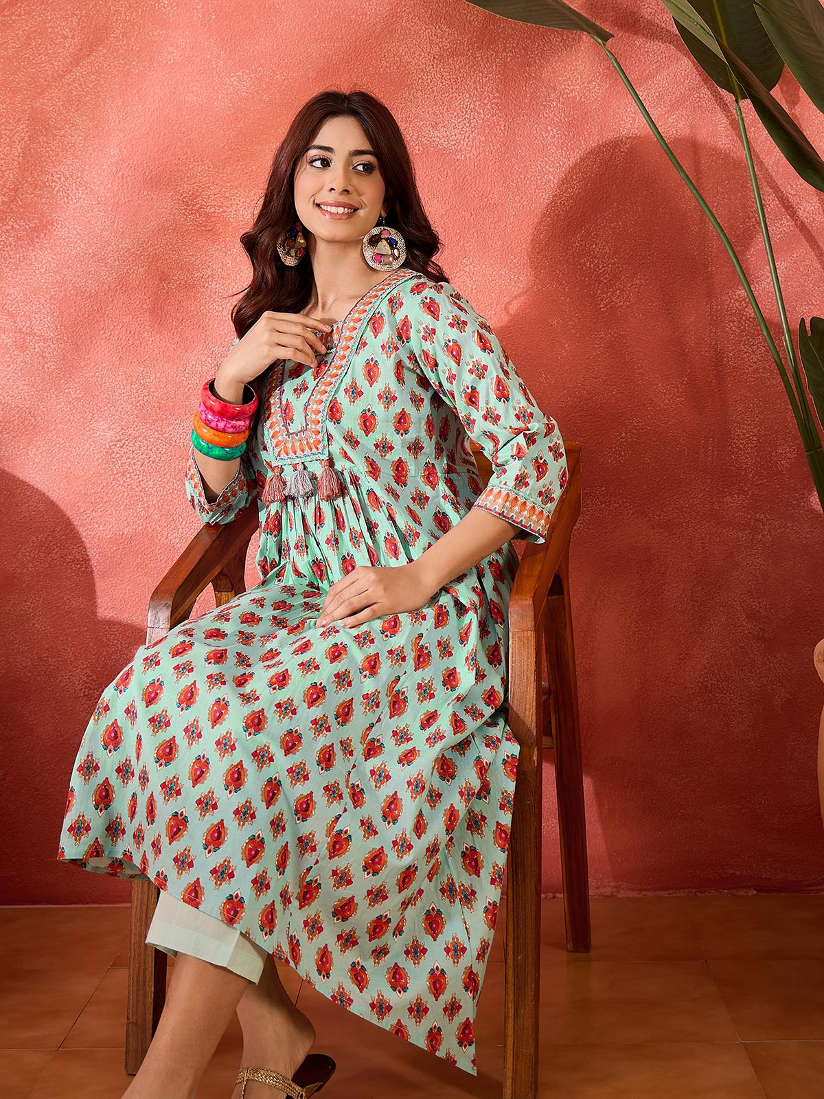 Women Ethnic Motifs Printed Cotton Kurta with Trousers