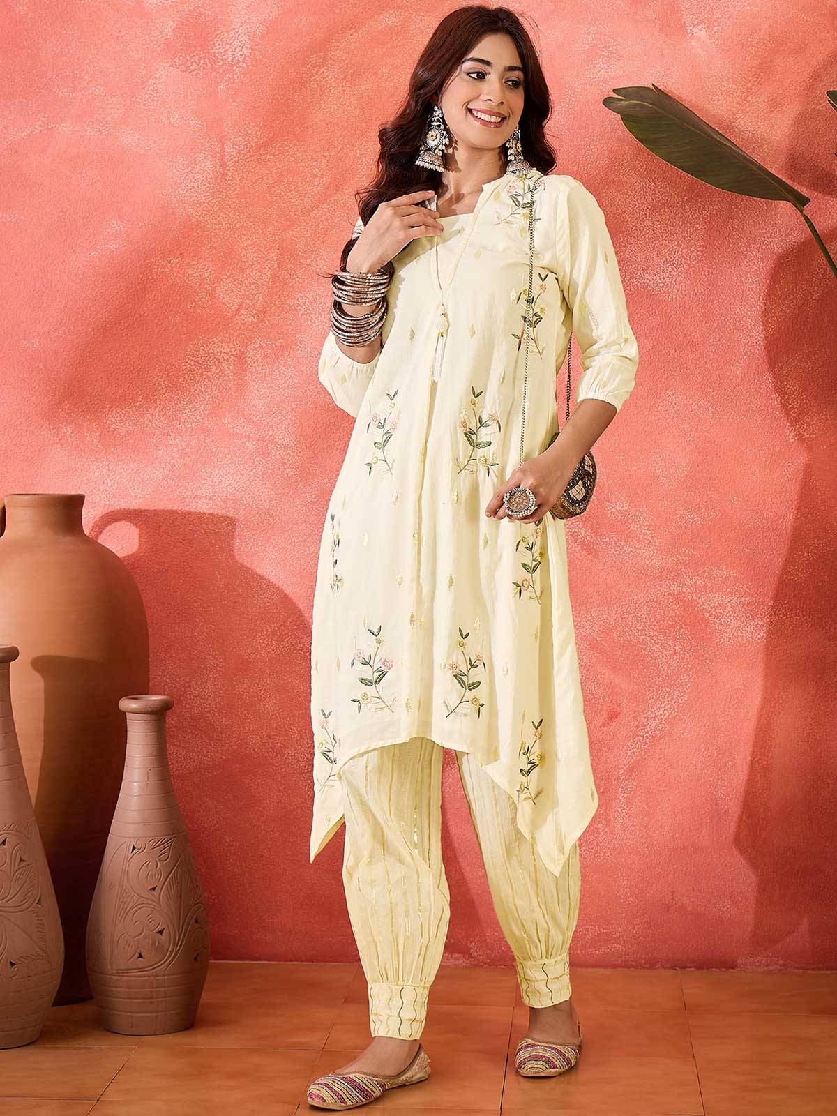Women Ethnic Motifs Embroidered Cotton Kurta with Trousers