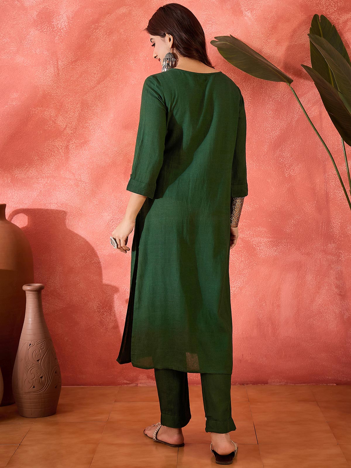 Women Ethnic Motifs Embroidered Kurta with Trousers