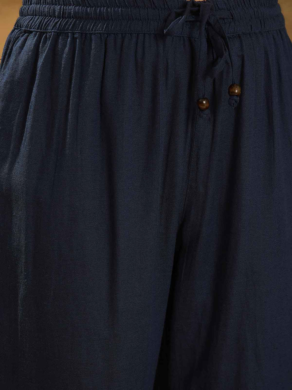 Women Ethnic Motifs Embroidered Kurta with Trousers