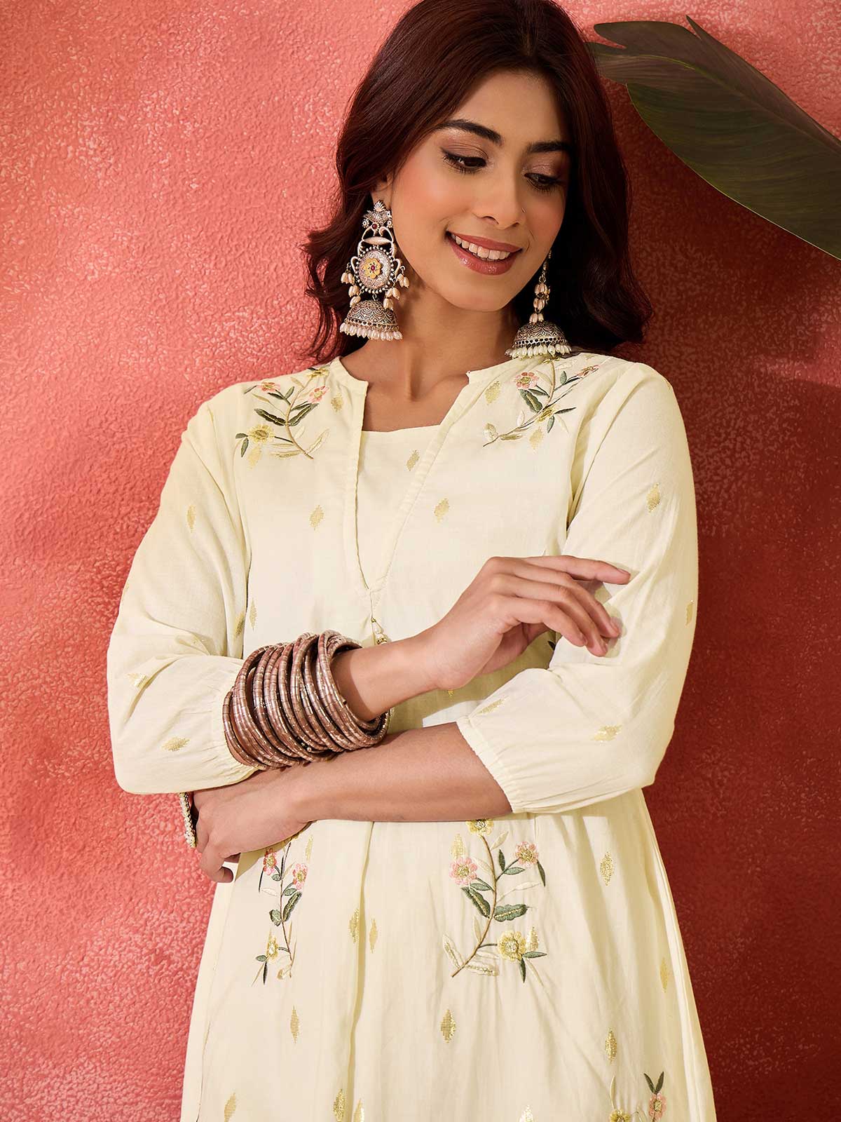 Women Ethnic Motifs Embroidered Cotton Kurta with Trousers