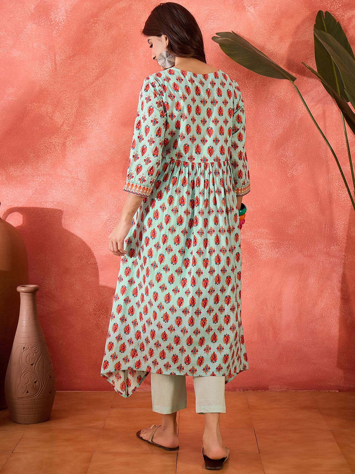 Women Ethnic Motifs Printed Cotton Kurta with Trousers