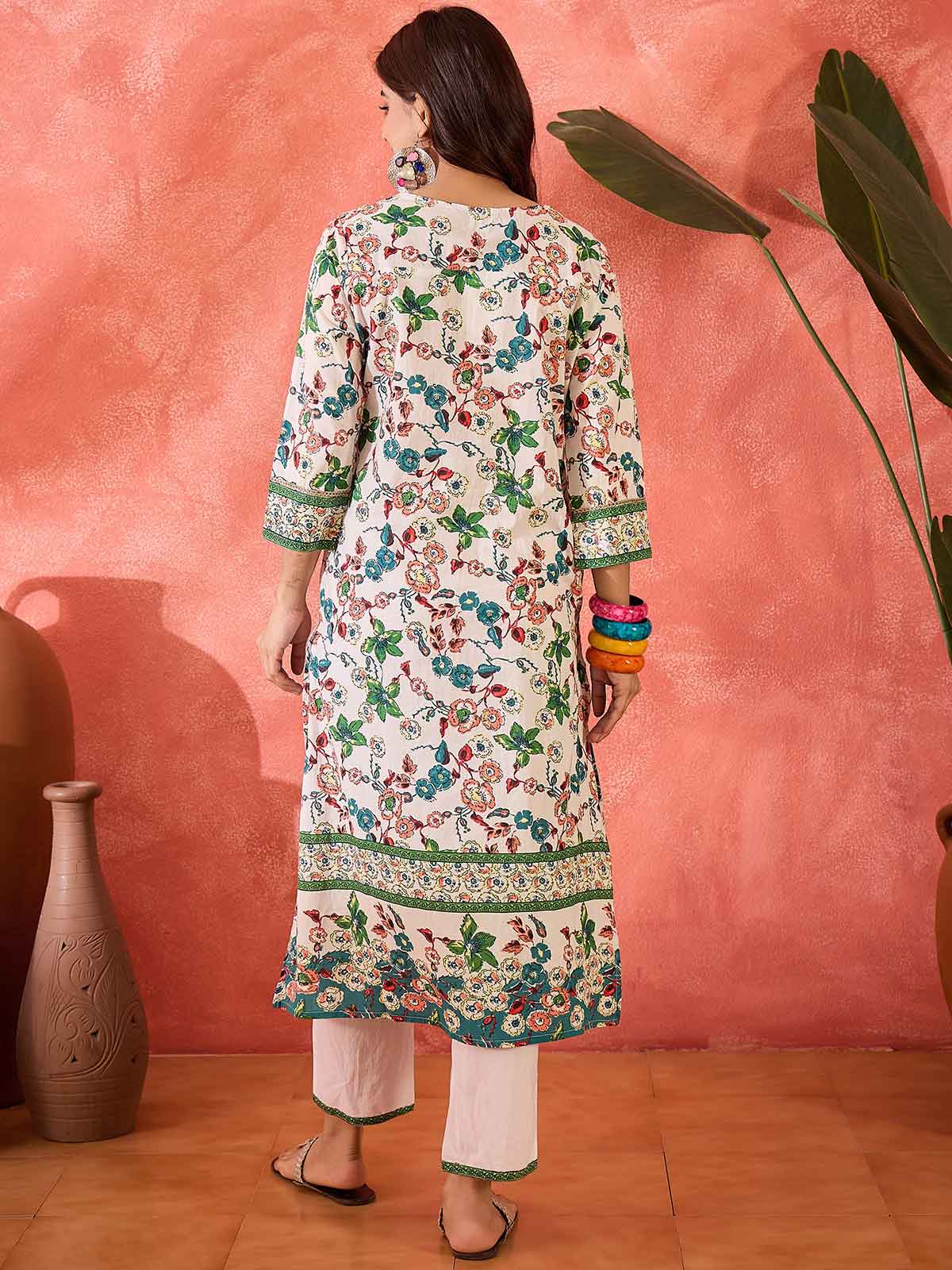 Women Floral Printed Cotton Kurta with Trousers