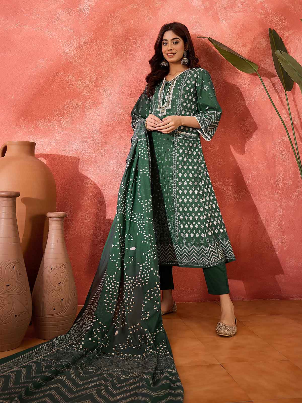 Women Floral Printed Cotton Kurta with Trousers & Dupatta