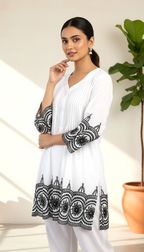 Daylist Monochrome Majesty Co-ord Set – White Pleated Tunic with Black Scalloped Embroidery